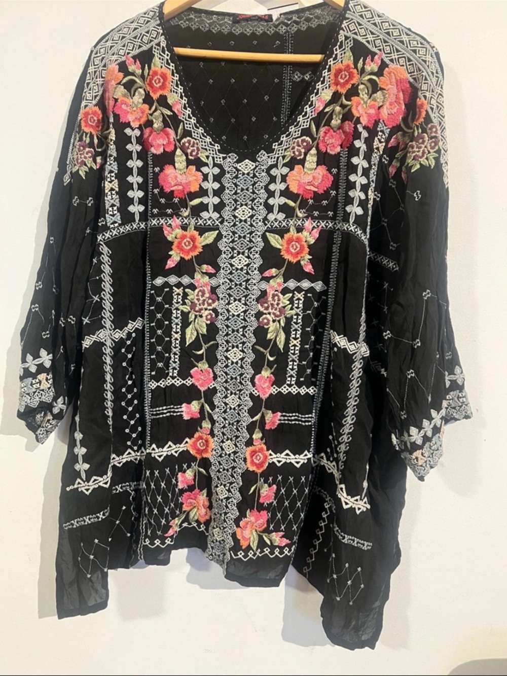 Johnny was black embroidered shirt 2xl